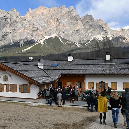 Jaegerhaus Agriturismo كورتينا دامبيتزو المظهر الخارجي الصورة