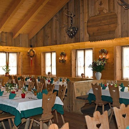 Jaegerhaus Agriturismo كورتينا دامبيتزو المظهر الخارجي الصورة