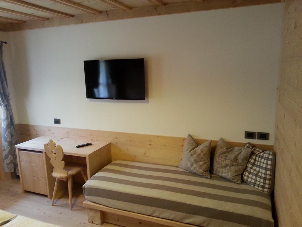 Jaegerhaus Agriturismo كورتينا دامبيتزو المظهر الخارجي الصورة