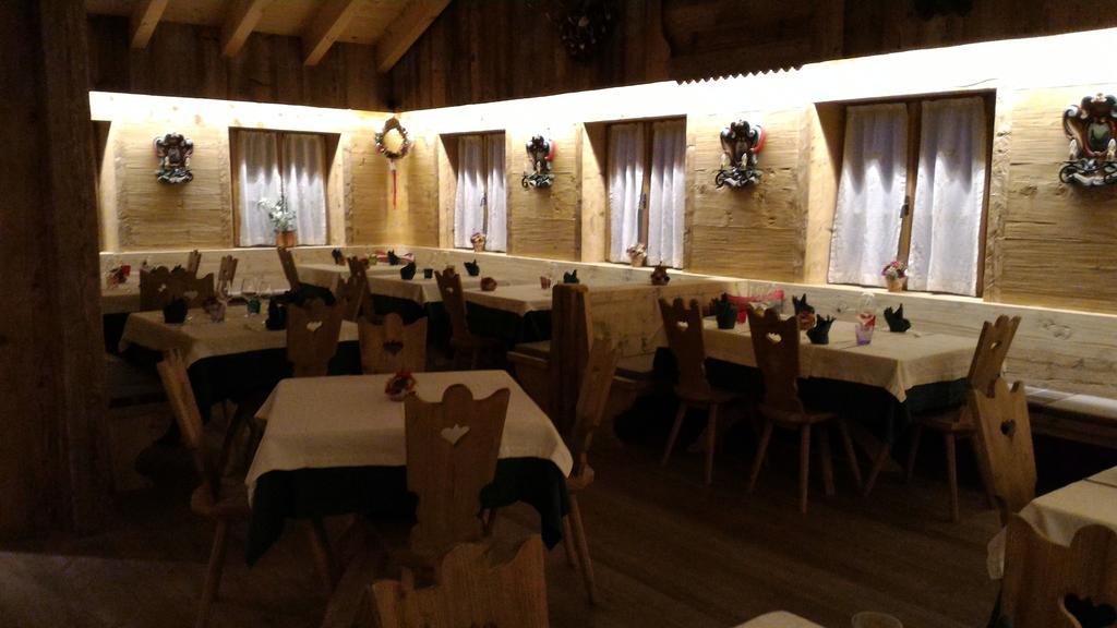 Jaegerhaus Agriturismo كورتينا دامبيتزو المظهر الخارجي الصورة