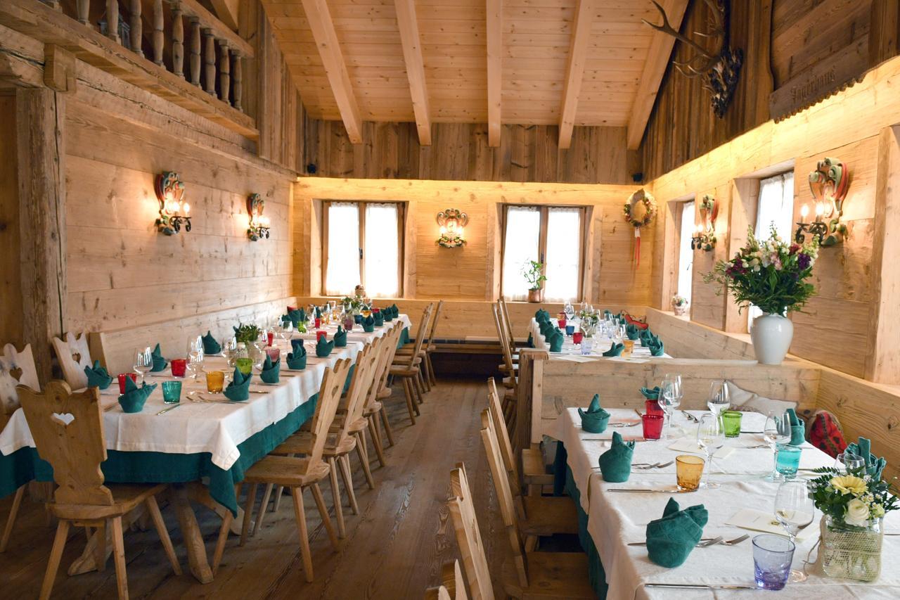 Jaegerhaus Agriturismo كورتينا دامبيتزو المظهر الخارجي الصورة